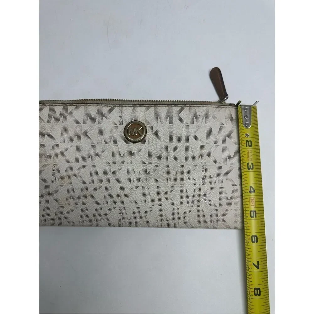 Michael Kors Fulton Vanilla Signature Large Zip Clutch Wristlet Purse See Notes